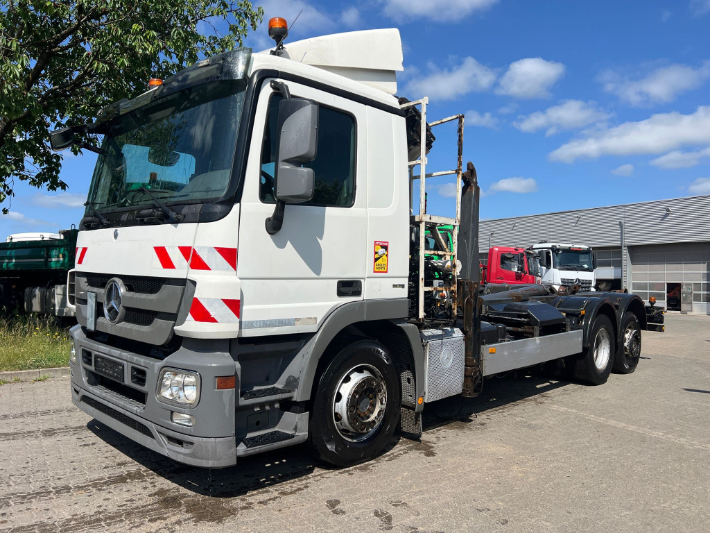 MERCEDES-BENZ Actros 2541 L6x2 Abrollkipper mit Kran Funk+Greiferst - Крюковой мультилифт, Автоманипулятор: фото 1 MERCEDES-BENZ Actros 2541 L6x2 Abrollkipper mit Kran Funk+Greiferst - Крюковой мультилифт, Автоманипулятор: фото 1