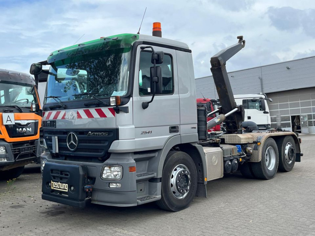 MERCEDES-BENZ Actros 2641 L 6x2 Abrollkipper 159TKM kuz.Radstan. - Крюковой мультилифт: фото 1 MERCEDES-BENZ Actros 2641 L 6x2 Abrollkipper 159TKM kuz.Radstan. - Крюковой мультилифт: фото 1