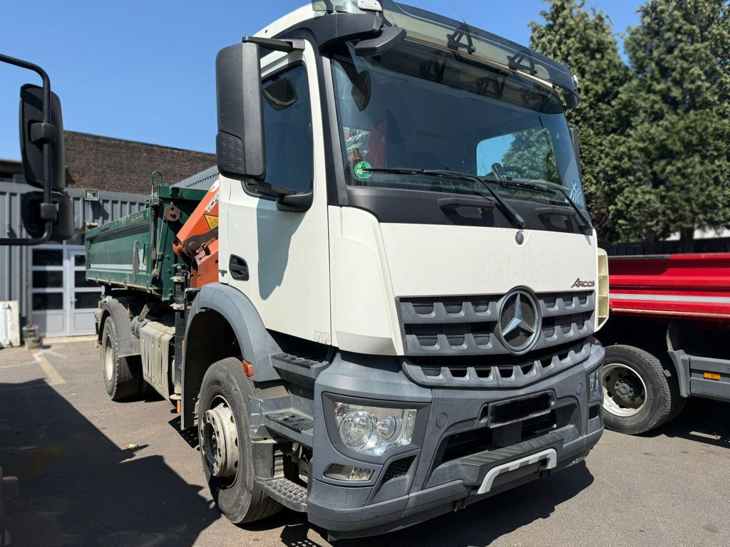 Mercedes-Benz Arocs 1835 K 2-Achs Kipper Kran Funk Greiferst. - Самосвал, Автоманипулятор: фото 1 Mercedes-Benz Arocs 1835 K 2-Achs Kipper Kran Funk Greiferst. - Самосвал, Автоманипулятор: фото 1