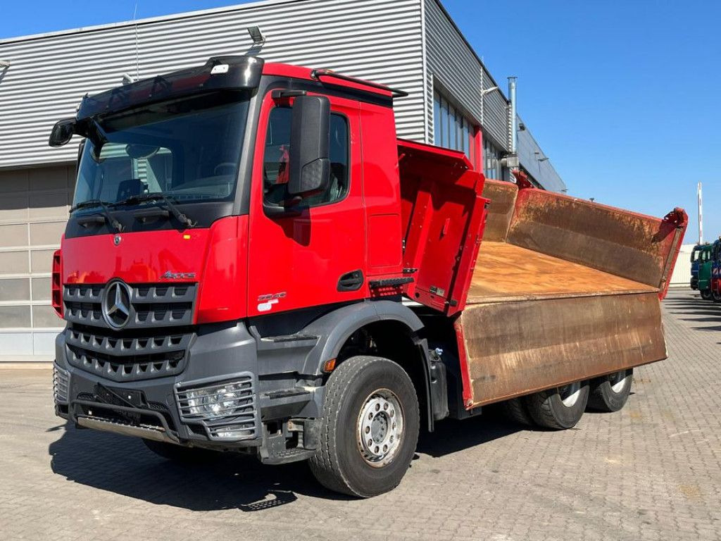 Mercedes-Benz Arocs 2648 6x4 3-Achs Kipper Bordmatik - Самосвал: фото 1 Mercedes-Benz Arocs 2648 6x4 3-Achs Kipper Bordmatik - Самосвал: фото 1