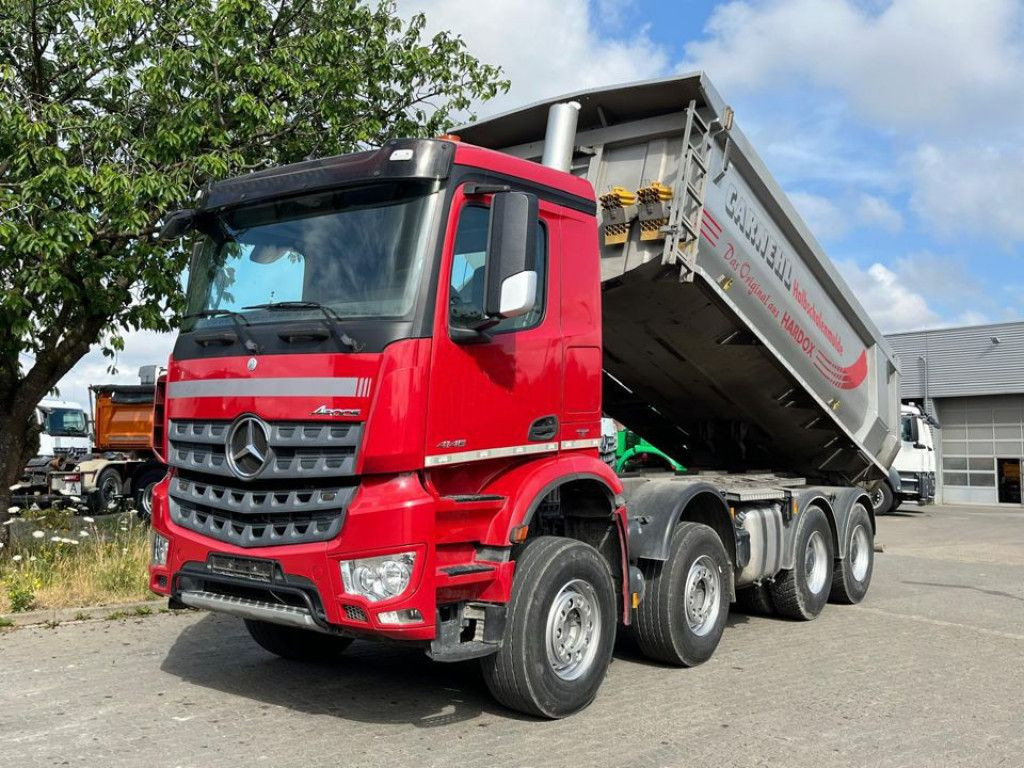 Mercedes-Benz Arocs 4145 8x4 4 Achs Muldenkipper Carnehl Halfp - Портальный бункеровоз: фото 1 Mercedes-Benz Arocs 4145 8x4 4 Achs Muldenkipper Carnehl Halfp - Портальный бункеровоз: фото 1