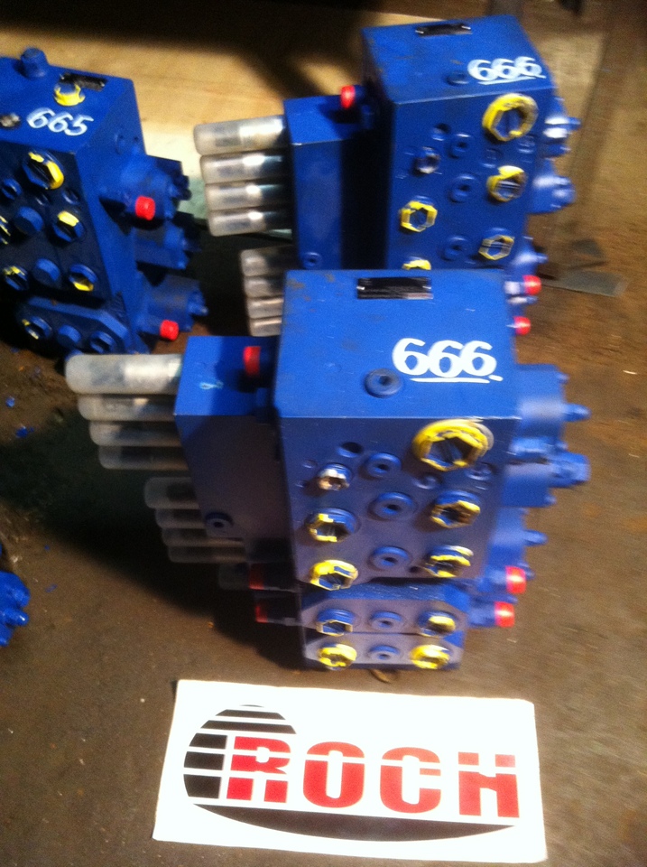 REXROTH M6-1236-00/4M6-15M2P - 4 SEKCYJNY + 2WYV19 87341634 - Гидравлический клапан для Строительной техники: фото 1 REXROTH M6-1236-00/4M6-15M2P - 4 SEKCYJNY + 2WYV19 87341634 - Гидравлический клапан для Строительной техники: фото 1