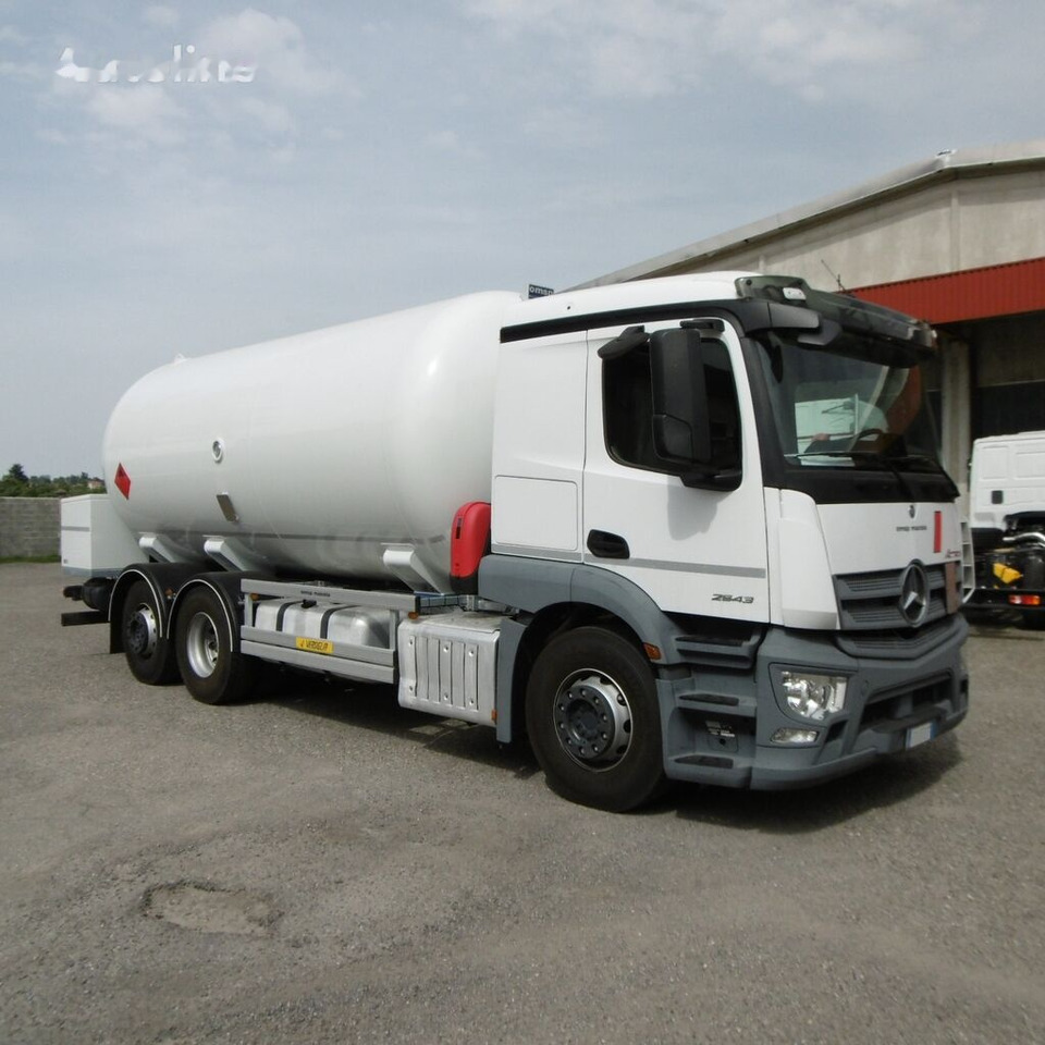 Mercedes-Benz Actros 25.430 - Грузовик-цистерна: фото 1 Mercedes-Benz Actros 25.430 - Грузовик-цистерна: фото 1