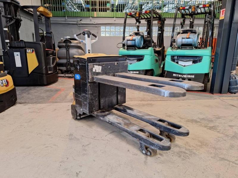 Caterpillar NPP20N2 - Тележка: фото 1 Caterpillar NPP20N2 - Тележка: фото 1