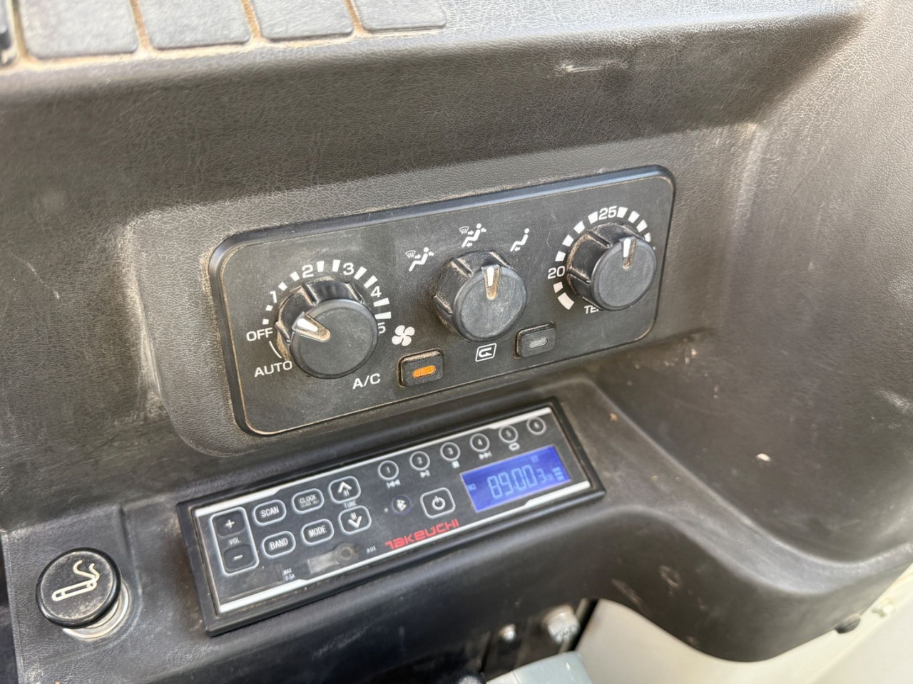 Мини-экскаватор Takeuchi TB 290-2 CV, Bj 23, 1150 BH, VA, Tilt, hydr SW: фото 15 Мини-экскаватор Takeuchi TB 290-2 CV, Bj 23, 1150 BH, VA, Tilt, hydr SW: фото 15