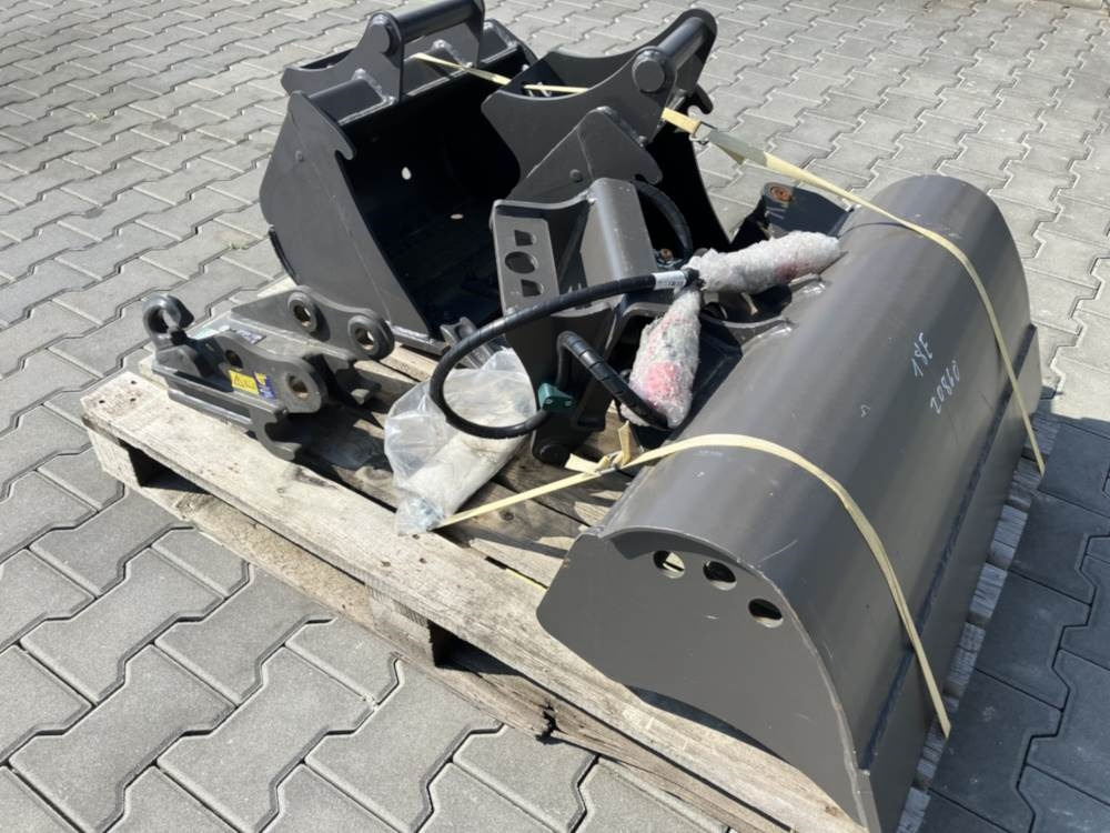 Volvo Löffelset inkl. Schnellwechsler für EC18 - Экскаватор-погрузчик: фото 3 Volvo Löffelset inkl. Schnellwechsler für EC18 - Экскаватор-погрузчик: фото 3