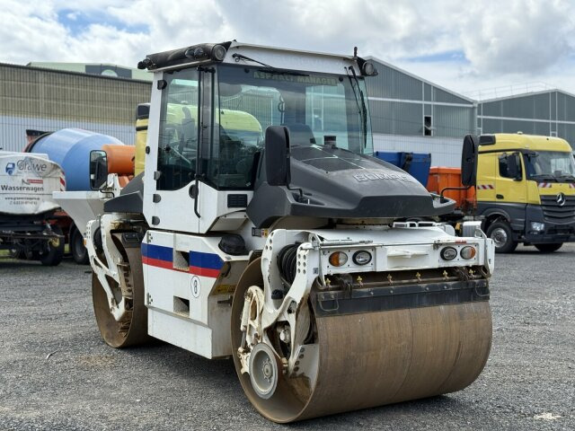 BOMAG BW 174 AP-4 AM Walze 12 Ton *Vibrator *Streuer - Каток: фото 1 BOMAG BW 174 AP-4 AM Walze 12 Ton *Vibrator *Streuer - Каток: фото 1