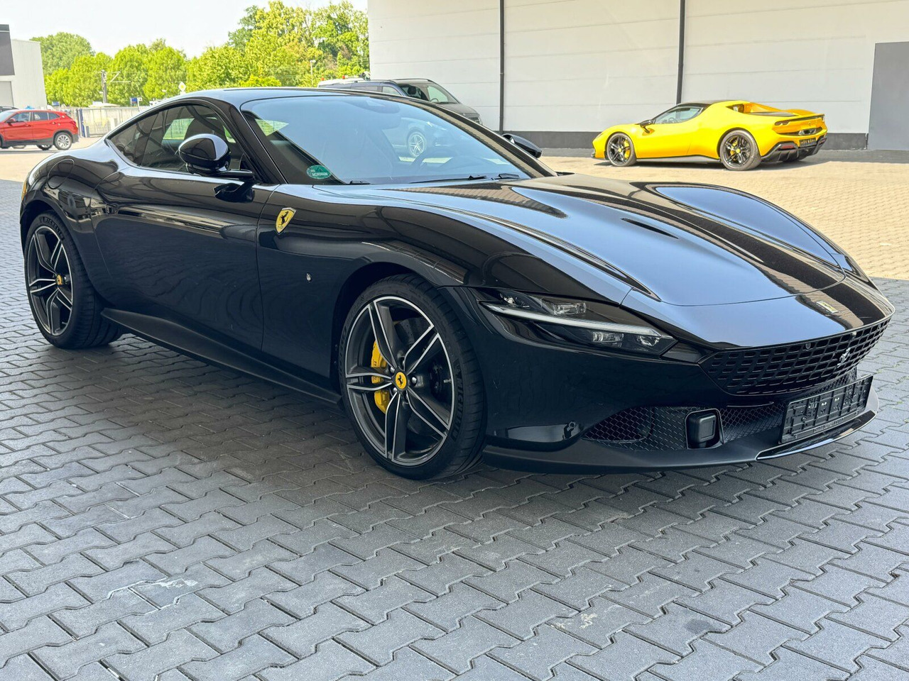 Ferrari Roma Coupe Schwarz - Легковой автомобиль: фото 1 Ferrari Roma Coupe Schwarz - Легковой автомобиль: фото 1
