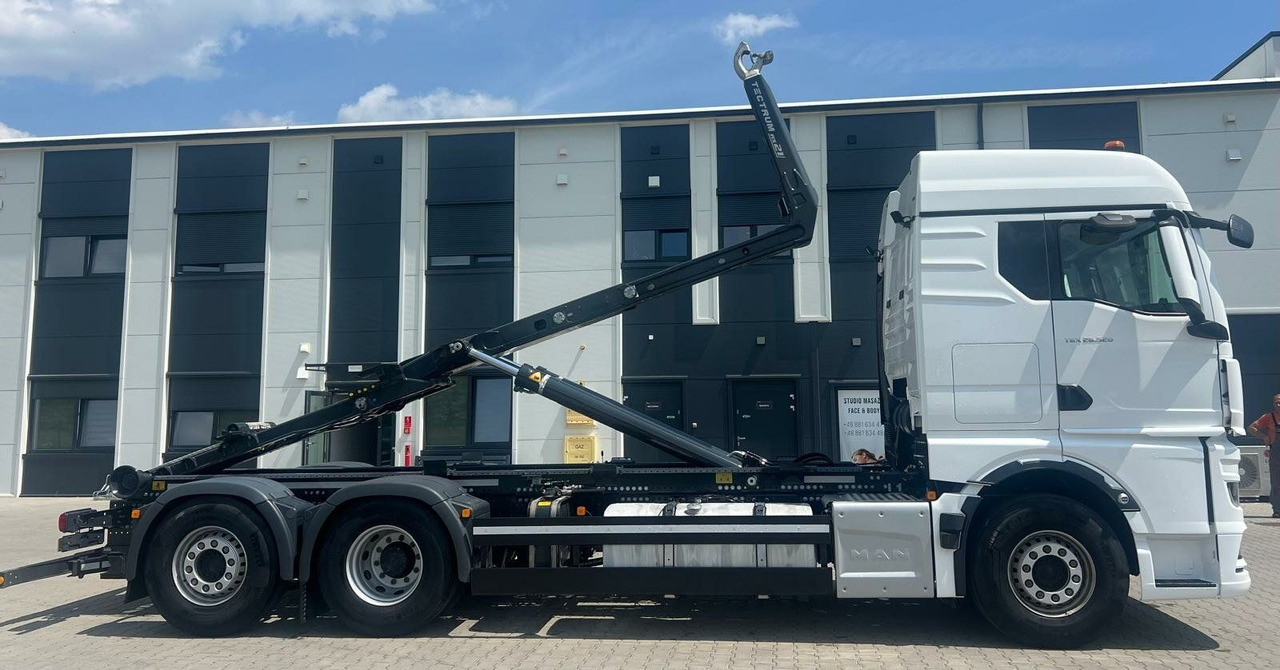 MAN TGX 26.520 6x2 Abrollkipper MEILLER RS 21.70 - Крюковой мультилифт: фото 2 MAN TGX 26.520 6x2 Abrollkipper MEILLER RS 21.70 - Крюковой мультилифт: фото 2
