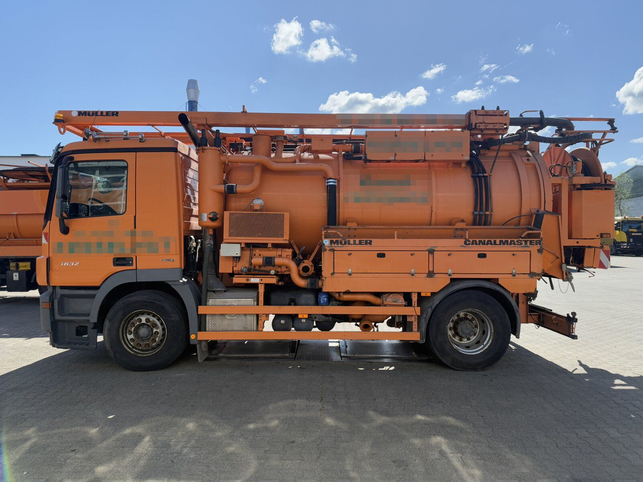 Mercedes-Benz ACTROS 1832 L Kanalreiniger MÜLLER 10.000 L - Ассенизатор: фото 5 Mercedes-Benz ACTROS 1832 L Kanalreiniger MÜLLER 10.000 L - Ассенизатор: фото 5