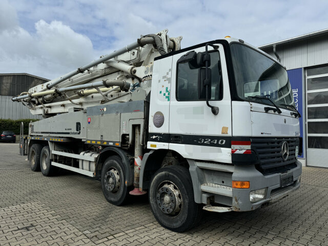 Mercedes-Benz ACTROS 3240 8x4 Betonpumpe PUTZMEISTER BSF 42 M - Автобетононасос: фото 1 Mercedes-Benz ACTROS 3240 8x4 Betonpumpe PUTZMEISTER BSF 42 M - Автобетононасос: фото 1