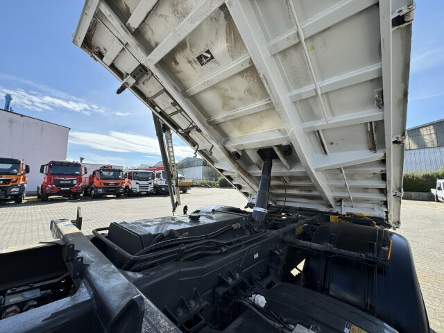 Mercedes-Benz AROCS 1832 4x2 Euro 6 Kipper Kran FASSI F120FB - Самосвал, Автоманипулятор: фото 3 Mercedes-Benz AROCS 1832 4x2 Euro 6 Kipper Kran FASSI F120FB - Самосвал, Автоманипулятор: фото 3