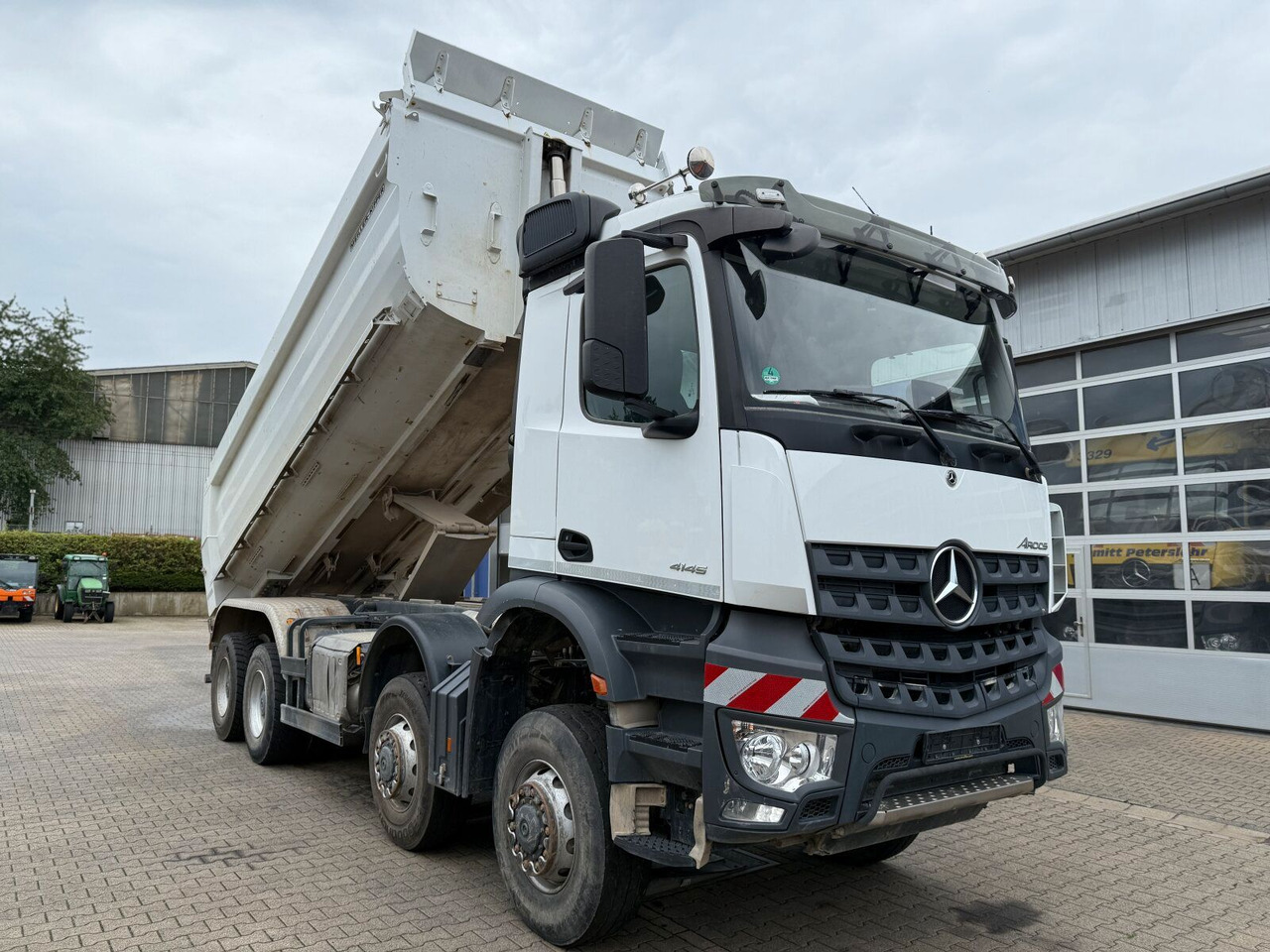 Mercedes-Benz AROCS 4145 8x8 Meiller Muldenkipper - Портальный бункеровоз: фото 2 Mercedes-Benz AROCS 4145 8x8 Meiller Muldenkipper - Портальный бункеровоз: фото 2