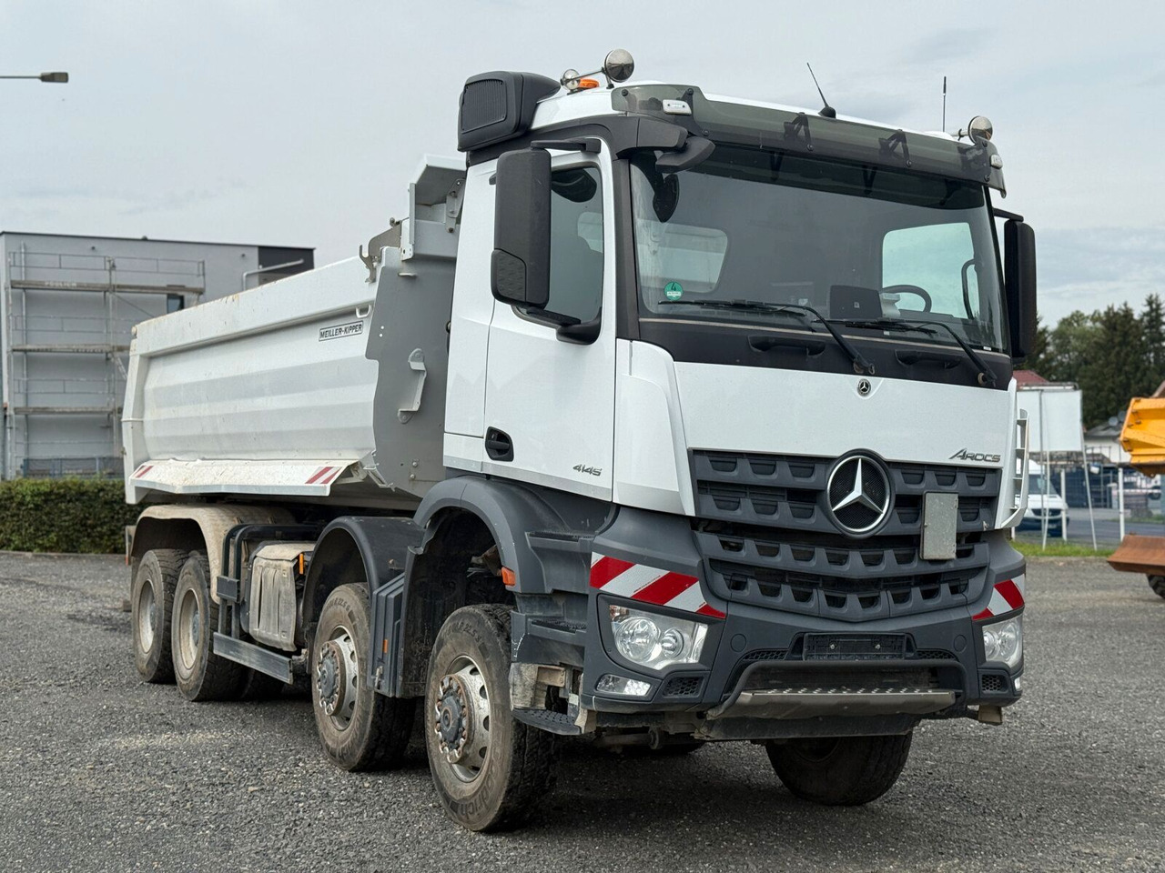 Mercedes-Benz AROCS 4145 8x8 Meiller Muldenkipper - Портальный бункеровоз: фото 1 Mercedes-Benz AROCS 4145 8x8 Meiller Muldenkipper - Портальный бункеровоз: фото 1