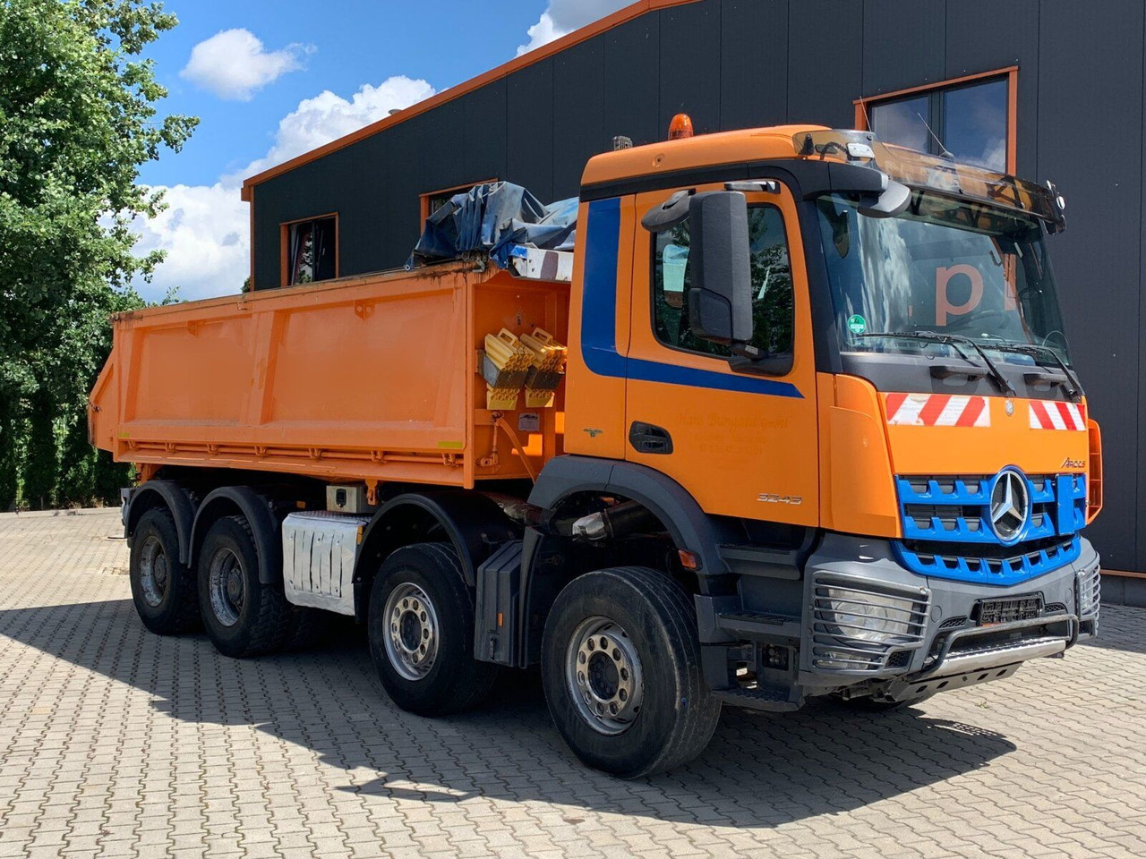 Mercedes-Benz Arocs 3243 8x4 Dreiseitenkipper mit Bordmatik - Самосвал: фото 1 Mercedes-Benz Arocs 3243 8x4 Dreiseitenkipper mit Bordmatik - Самосвал: фото 1