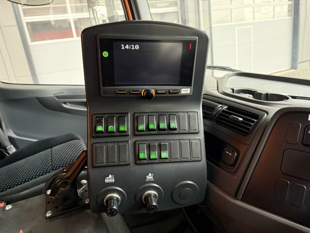 Mercedes-Benz Atego Kehrmaschine BUCHER CITYFANT 5000 - Подметально-уборочная машина: фото 4 Mercedes-Benz Atego Kehrmaschine BUCHER CITYFANT 5000 - Подметально-уборочная машина: фото 4