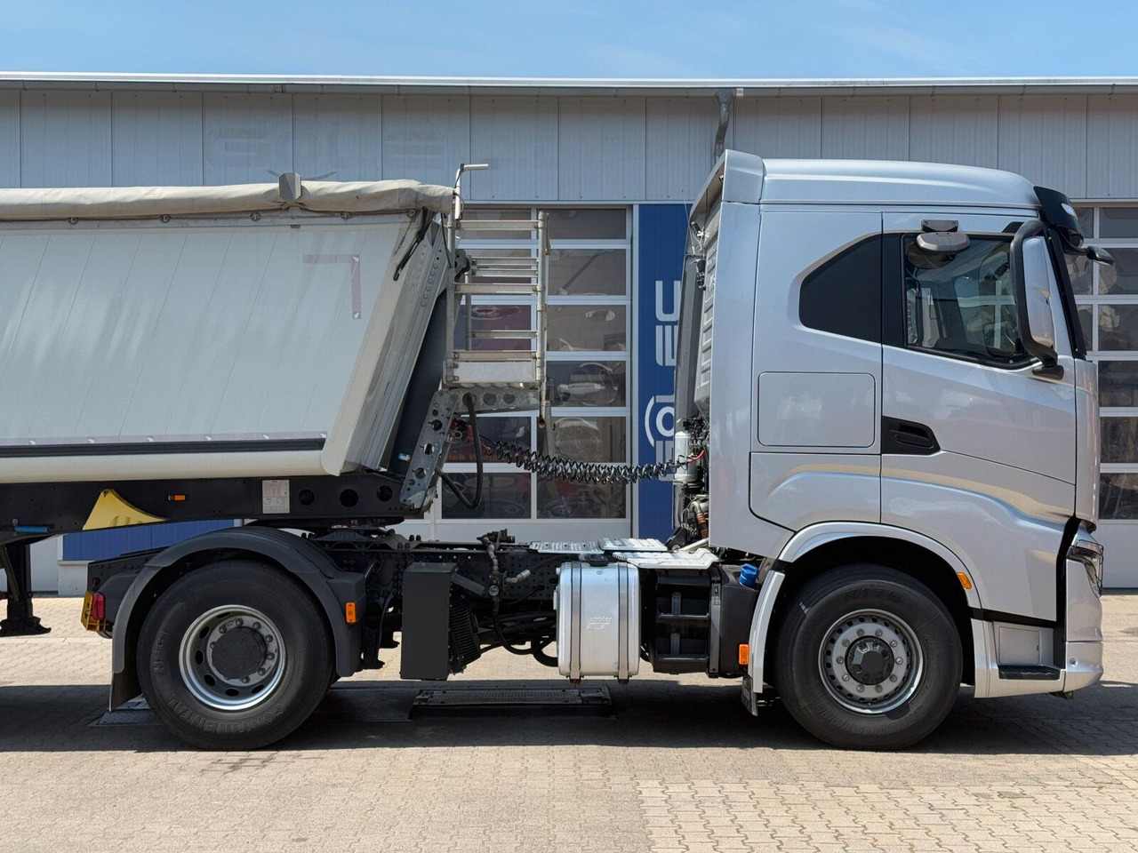 Iveco S-WAY 4x4H Zugmaschine Euro 6 *Kippauflieger - Тягач: фото 3 Iveco S-WAY 4x4H Zugmaschine Euro 6 *Kippauflieger - Тягач: фото 3
