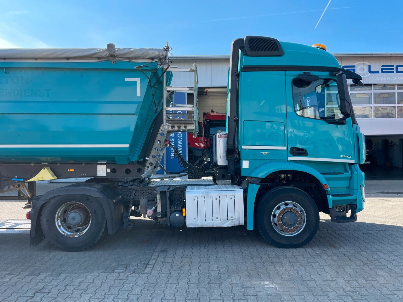 Mercedes-Benz Arocs 2142 4x4H SZM Euro 6 Kipphydraulik - Тягач: фото 2 Mercedes-Benz Arocs 2142 4x4H SZM Euro 6 Kipphydraulik - Тягач: фото 2