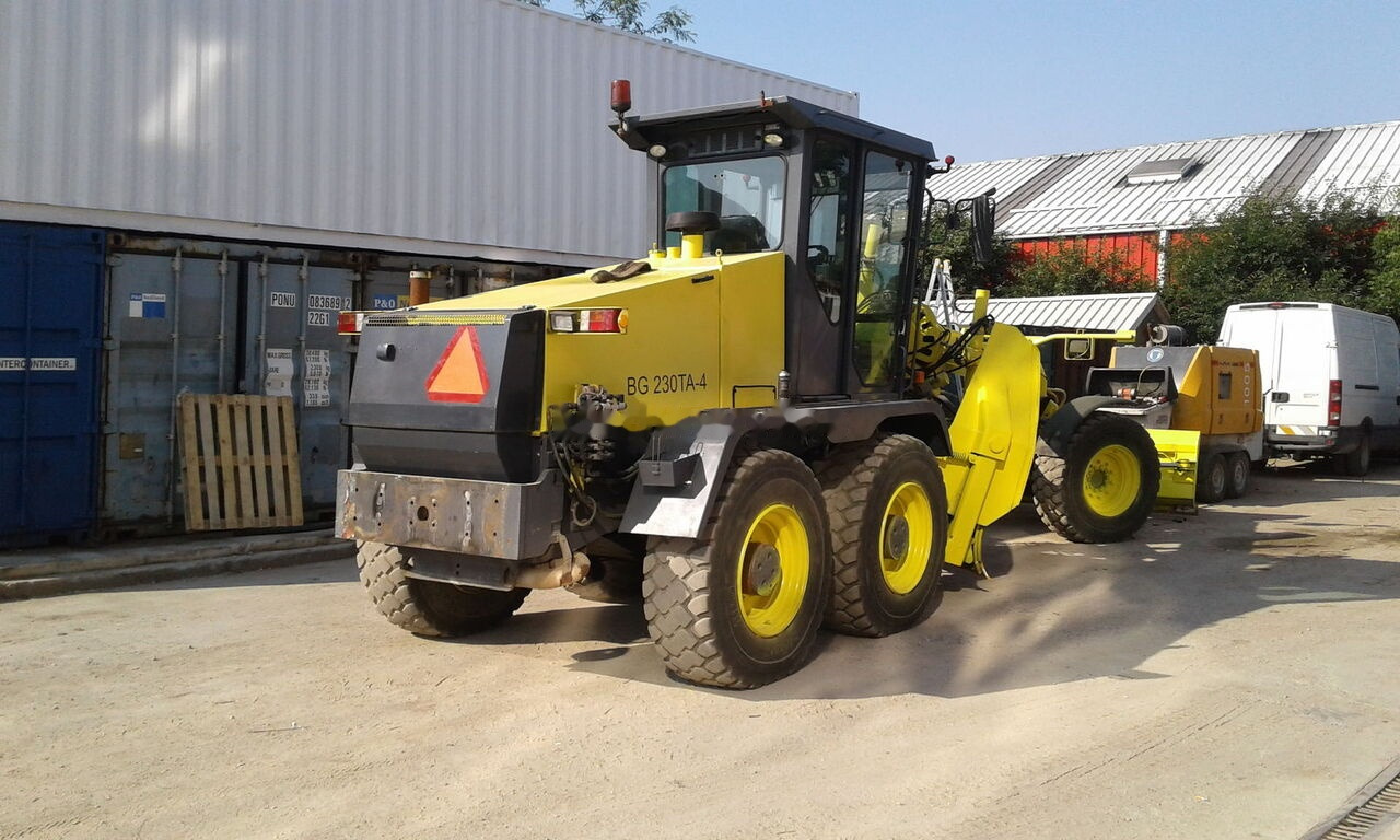 HBM-Nobas HBM 230 - Грейдер: фото 1 HBM-Nobas HBM 230 - Грейдер: фото 1