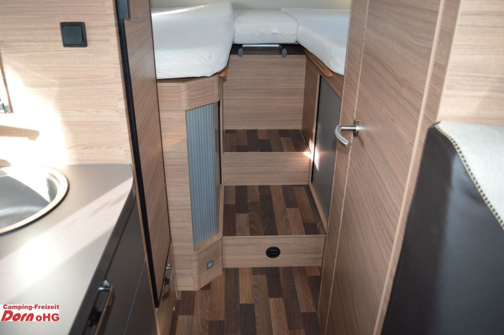 Полуинтегрированный автодом Weinsberg CaraCompact Suite 640 MEG EDITION [PEPPER] Licht: фото 7