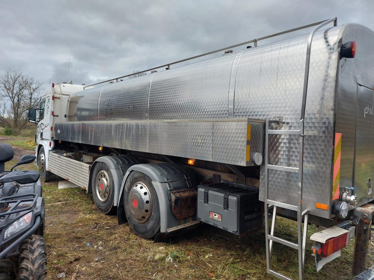 Грузовик-цистерна SCANIA R380: фото 9 Грузовик-цистерна SCANIA R380: фото 9