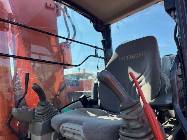Гусеничный экскаватор Hitachi ZX 135 US 5-B: фото 13