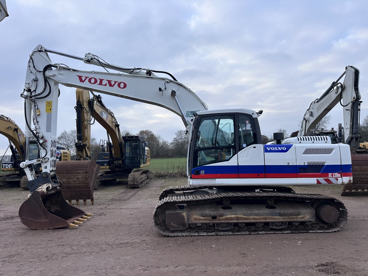 VOLVO EC 220 DL German machine! - Экскаватор: фото 1 VOLVO EC 220 DL German machine! - Экскаватор: фото 1