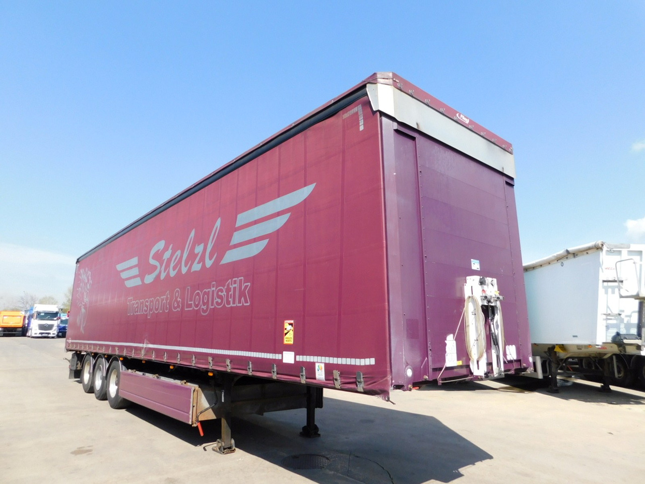 Fliegl Sds 390 - Тентованный полуприцеп: фото 2 Fliegl Sds 390 - Тентованный полуприцеп: фото 2