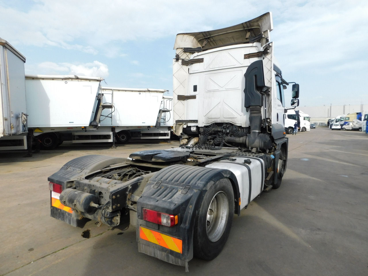 Ford 1848t 4x2 scab e6 12tx2620 - Тягач: фото 3 Ford 1848t 4x2 scab e6 12tx2620 - Тягач: фото 3