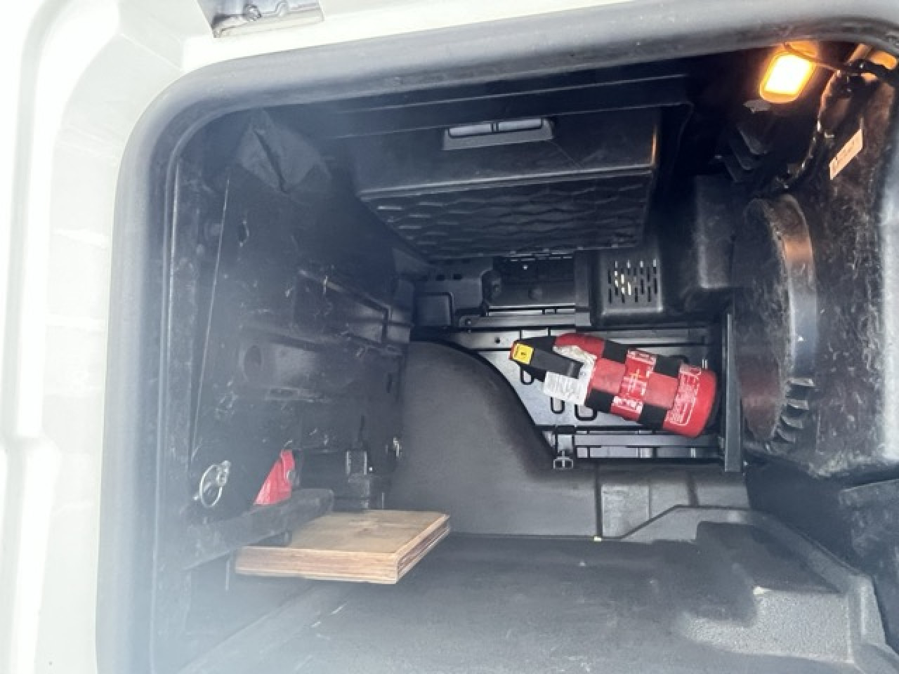 MAN TGX 18.510 4x2 BL SA Euro6 Retarder Klima ZV - Тягач: фото 3 MAN TGX 18.510 4x2 BL SA Euro6 Retarder Klima ZV - Тягач: фото 3