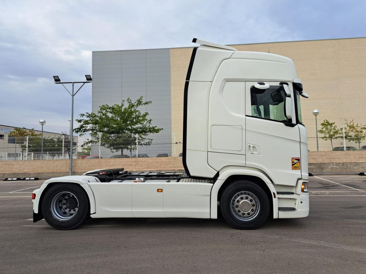 Scania  - Тягач: фото 2 Scania  - Тягач: фото 2