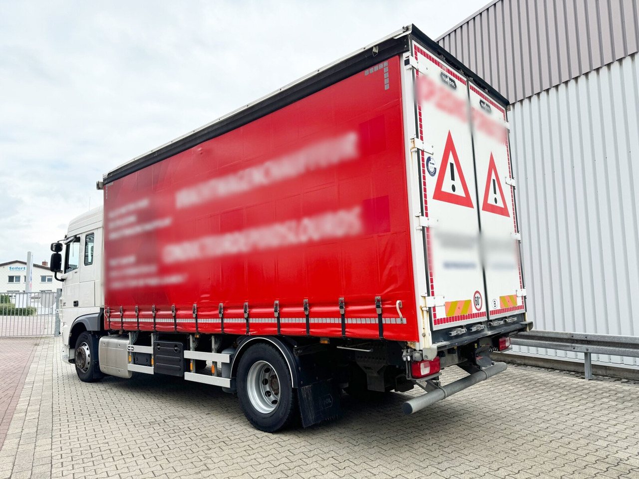 Грузовик бортовой/ Платформа DAF XF 410 FA 4x2 XF 410 FA 4x2, Fahrschule, 2x AHK, 6 Sitze: фото 11 Грузовик бортовой/ Платформа DAF XF 410 FA 4x2 XF 410 FA 4x2, Fahrschule, 2x AHK, 6 Sitze: фото 11