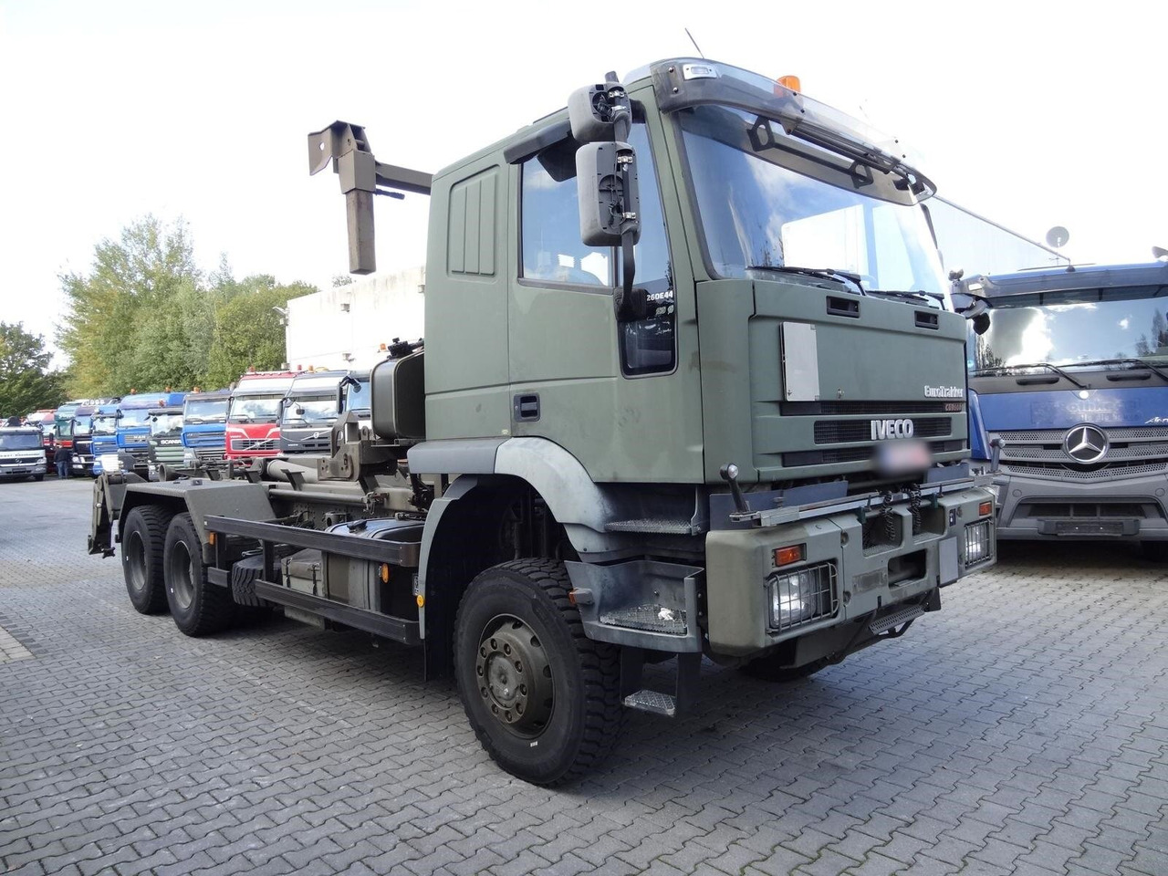 EuroTrakker 260E44W 6X6 EuroTrakker 260E44W 6X6, Retarder, ADR - Крюковой мультилифт: фото 2 EuroTrakker 260E44W 6X6 EuroTrakker 260E44W 6X6, Retarder, ADR - Крюковой мультилифт: фото 2