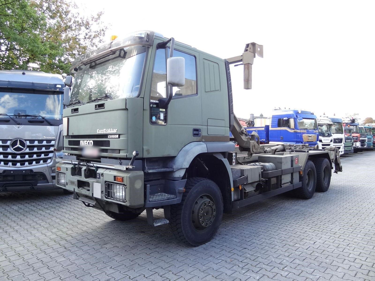 EuroTrakker 260E44W 6X6 EuroTrakker 260E44W 6X6, Retarder, ADR - Крюковой мультилифт: фото 1 EuroTrakker 260E44W 6X6 EuroTrakker 260E44W 6X6, Retarder, ADR - Крюковой мультилифт: фото 1
