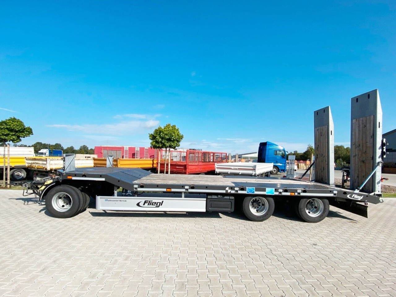 Fliegl DTS-S 300 DTS-S 300, verbreiterbar auf 3,05m - Низкорамный прицеп: фото 1 Fliegl DTS-S 300 DTS-S 300, verbreiterbar auf 3,05m - Низкорамный прицеп: фото 1