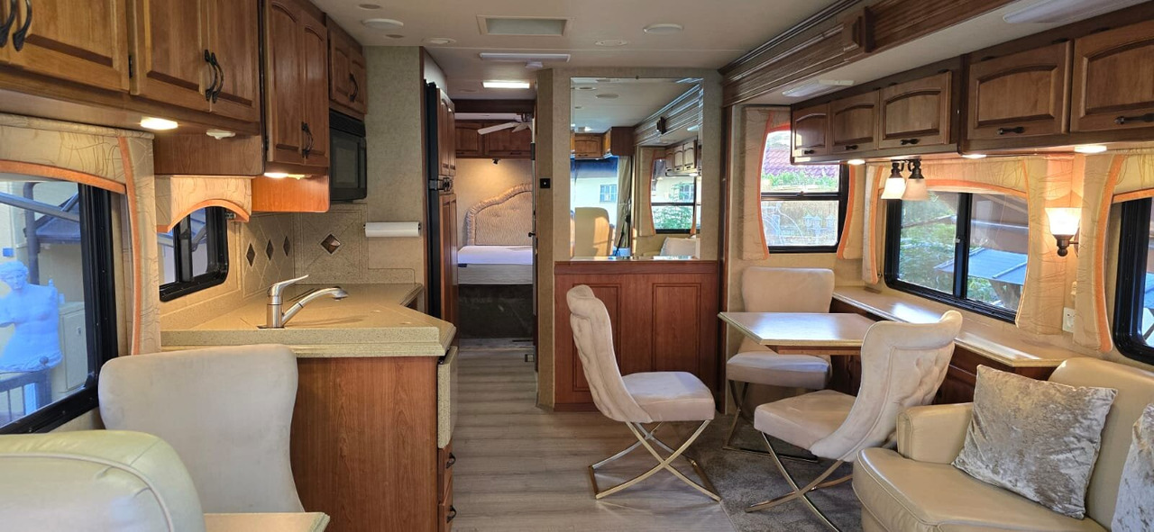Holiday Rambler Neptune XL - Грузовик: фото 5 Holiday Rambler Neptune XL - Грузовик: фото 5