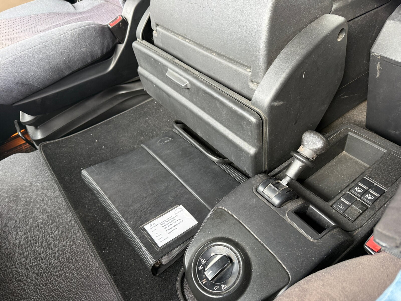 MAN TGS 35.460 8x4-4 BL TGS 35.460 8x4-4 BL, Intarder, Lenk/Lift, Kippsilo ca. 32m³, Kompressor - Грузовик: фото 4 MAN TGS 35.460 8x4-4 BL TGS 35.460 8x4-4 BL, Intarder, Lenk/Lift, Kippsilo ca. 32m³, Kompressor - Грузовик: фото 4