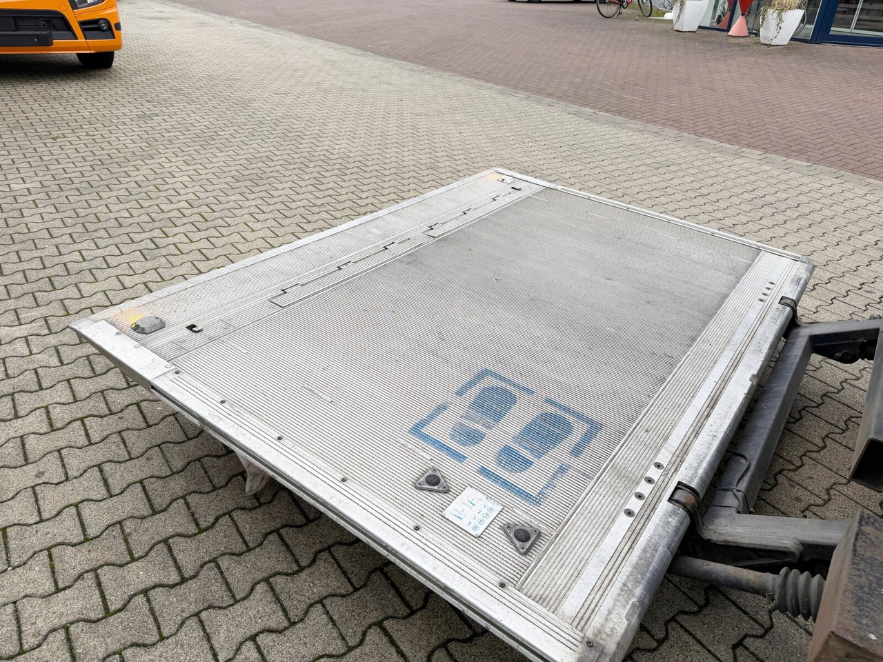 Mercedes-Benz Actros 1832 L 4x2 Actros 1832 L 4x2, Kühlkoffer, 2x Trennwand, Carrier, LBW BÄR - Грузовик: фото 4 Mercedes-Benz Actros 1832 L 4x2 Actros 1832 L 4x2, Kühlkoffer, 2x Trennwand, Carrier, LBW BÄR - Грузовик: фото 4