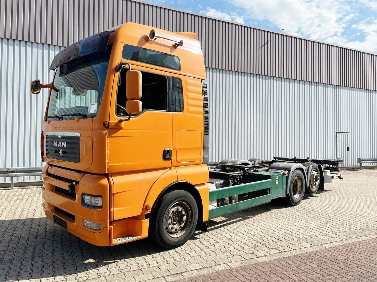 MAN TGA 26.440 6X2-2 LL TGA 26.440 6X2-2 LL, Intarder, Liftachse, LBW BÄR unterfaltbar - Грузовик-контейнеровоз/ Сменный кузов: фото 1 MAN TGA 26.440 6X2-2 LL TGA 26.440 6X2-2 LL, Intarder, Liftachse, LBW BÄR unterfaltbar - Грузовик-контейнеровоз/ Сменный кузов: фото 1