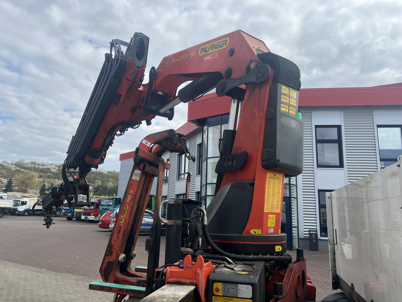 MAN TGS 35.440 8x4 BL TGS 35.440 8x4 BL, Navi, Heckkran Palfinger PK42002 SH-F + Jip PJ 060 B, 24,9m-730kg, Funk - Автоманипулятор, Грузовик бортовой/ Платформа: фото 2 MAN TGS 35.440 8x4 BL TGS 35.440 8x4 BL, Navi, Heckkran Palfinger PK42002 SH-F + Jip PJ 060 B, 24,9m-730kg, Funk - Автоманипулятор, Грузовик бортовой/ Платформа: фото 2