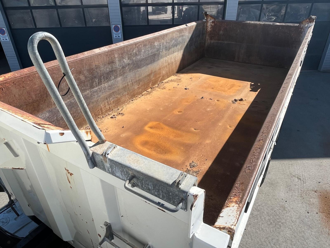 MAN TGS 35.460 8X4 BB TGS 35.460 8X4 BB, Meiller Bordmatik 13m³ - Самосвал: фото 3 MAN TGS 35.460 8X4 BB TGS 35.460 8X4 BB, Meiller Bordmatik 13m³ - Самосвал: фото 3