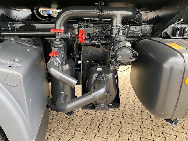 MAN TGS 40.400 6x4 BB TGS 40.400 6x4 BB mit 20.000l Tank - Грузовик-цистерна: фото 2 MAN TGS 40.400 6x4 BB TGS 40.400 6x4 BB mit 20.000l Tank - Грузовик-цистерна: фото 2