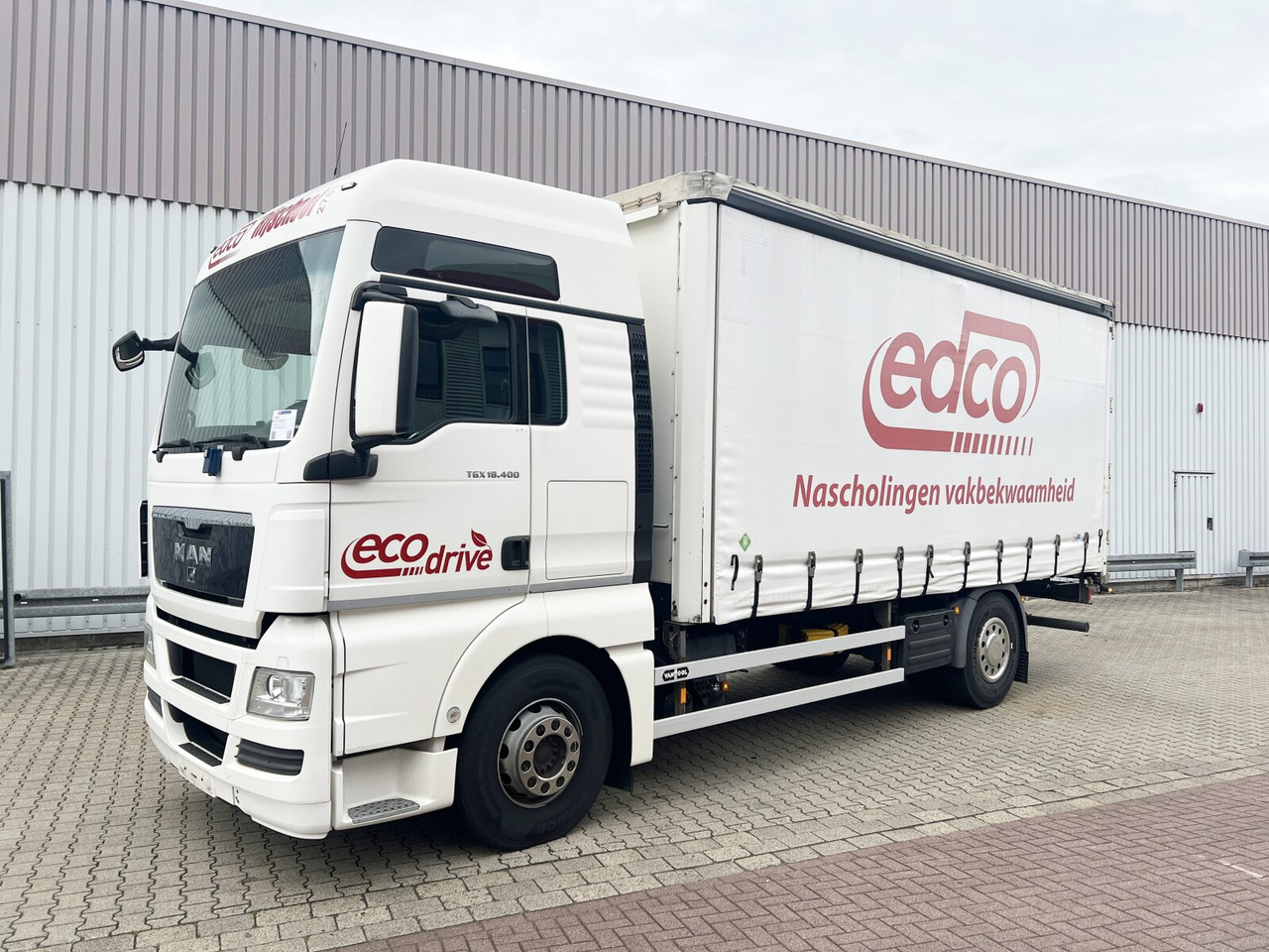 MAN TGX 18.400 4X2 BL TGX 18.400 4X2 BL, Fahrschule, 2x AHK, 6 Sitzer - Грузовик бортовой/ Платформа: фото 1 MAN TGX 18.400 4X2 BL TGX 18.400 4X2 BL, Fahrschule, 2x AHK, 6 Sitzer - Грузовик бортовой/ Платформа: фото 1