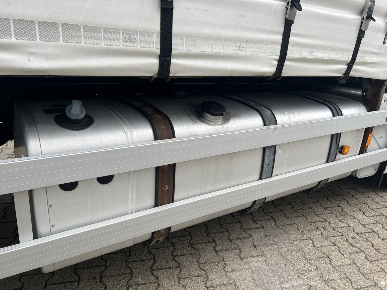 MAN TGX 18.400 4X2 BL TGX 18.400 4X2 BL, Fahrschule, 2x AHK, 6 Sitzer - Грузовик бортовой/ Платформа: фото 4 MAN TGX 18.400 4X2 BL TGX 18.400 4X2 BL, Fahrschule, 2x AHK, 6 Sitzer - Грузовик бортовой/ Платформа: фото 4