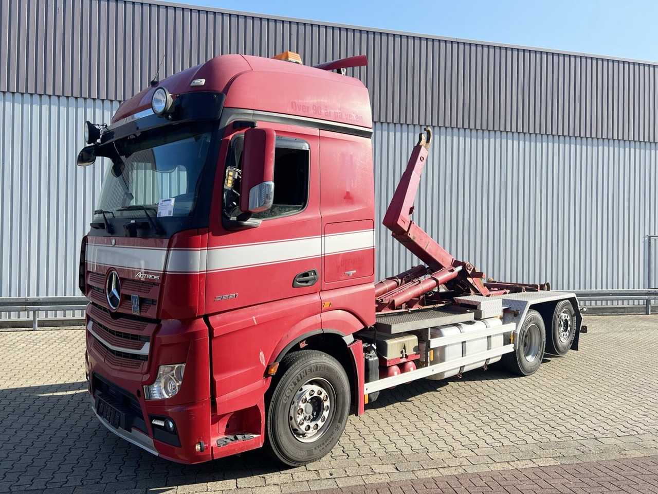 Mercedes-Benz Actros 2551 L 6x2 Actros 2551 L 6x2/46, Retarder, Liftachse, BigSpace, Bi-Xenon - Крюковой мультилифт: фото 1 Mercedes-Benz Actros 2551 L 6x2 Actros 2551 L 6x2/46, Retarder, Liftachse, BigSpace, Bi-Xenon - Крюковой мультилифт: фото 1