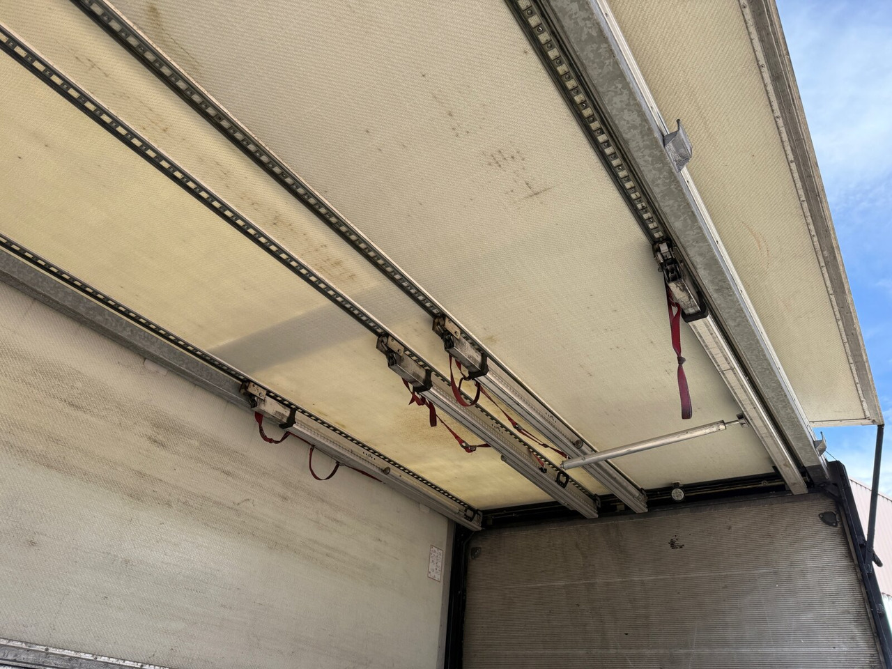 Mercedes-Benz Antos 1836 L 4x2 Antos 1836 L 4x2, Getränkekoffer, LBW Dautel - Грузовик с закрытым кузовом: фото 4 Mercedes-Benz Antos 1836 L 4x2 Antos 1836 L 4x2, Getränkekoffer, LBW Dautel - Грузовик с закрытым кузовом: фото 4