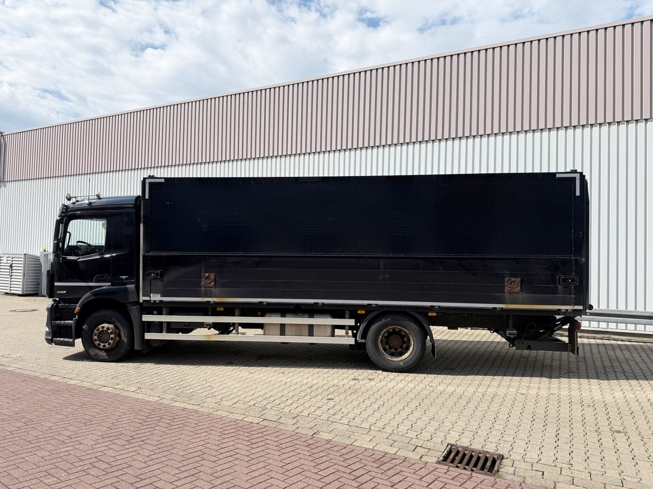 Mercedes-Benz Antos 1836 L 4x2 Antos 1836 L 4x2, Getränkekoffer, LBW Dautel - Грузовик с закрытым кузовом: фото 2 Mercedes-Benz Antos 1836 L 4x2 Antos 1836 L 4x2, Getränkekoffer, LBW Dautel - Грузовик с закрытым кузовом: фото 2