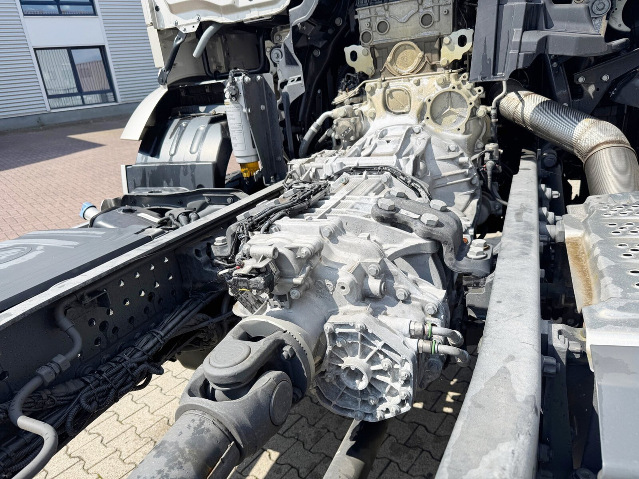 Новый Грузовик-шасси Mercedes-Benz Arocs 2053 A 4x4 Arocs 2053 A 4x4, Grounder, MirrorCam, Multimedia Cockpit, Navi: фото 14