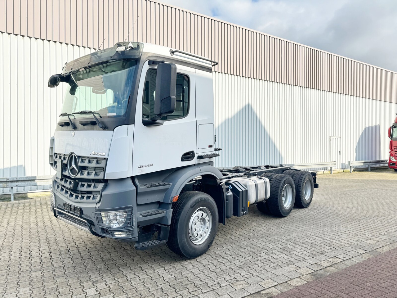 Mercedes-Benz Arocs 2642 K 6x4 Arocs 2642 K 6x4 - Самосвал: фото 1 Mercedes-Benz Arocs 2642 K 6x4 Arocs 2642 K 6x4 - Самосвал: фото 1