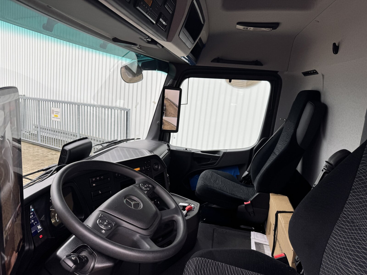 Mercedes-Benz Arocs 2651 L 6x6 Arocs 2651 L 6x6, HydroDrive, MirrorCam, Massage-Sitz, Motorabtrieb - Грузовик-шасси: фото 3 Mercedes-Benz Arocs 2651 L 6x6 Arocs 2651 L 6x6, HydroDrive, MirrorCam, Massage-Sitz, Motorabtrieb - Грузовик-шасси: фото 3